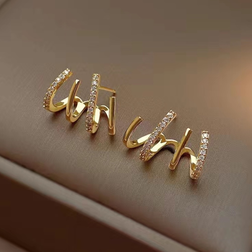 Gold Plated Claws Stud Earrings